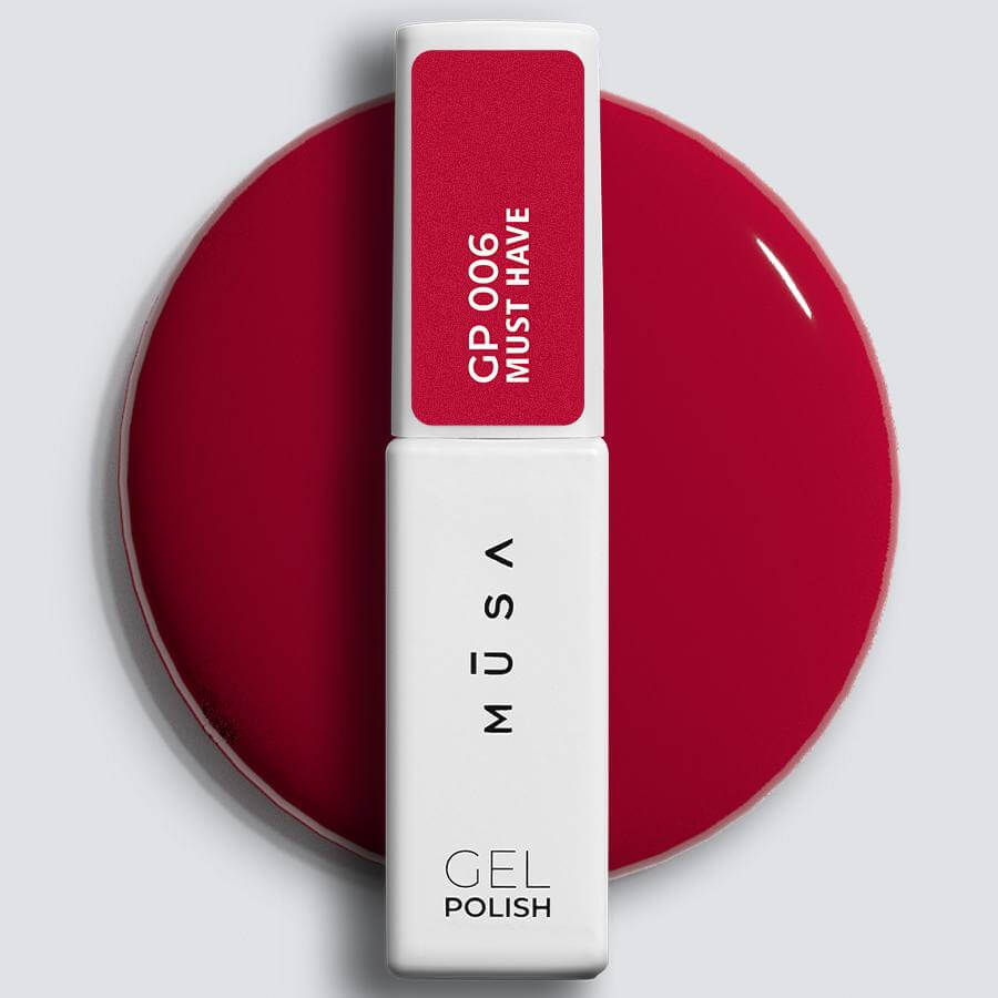 Gel Polish Semipermanente Rojo Fuego GP006 de la línea MUST HAVE, diseñado para una cobertura perfecta y un brillo duradero