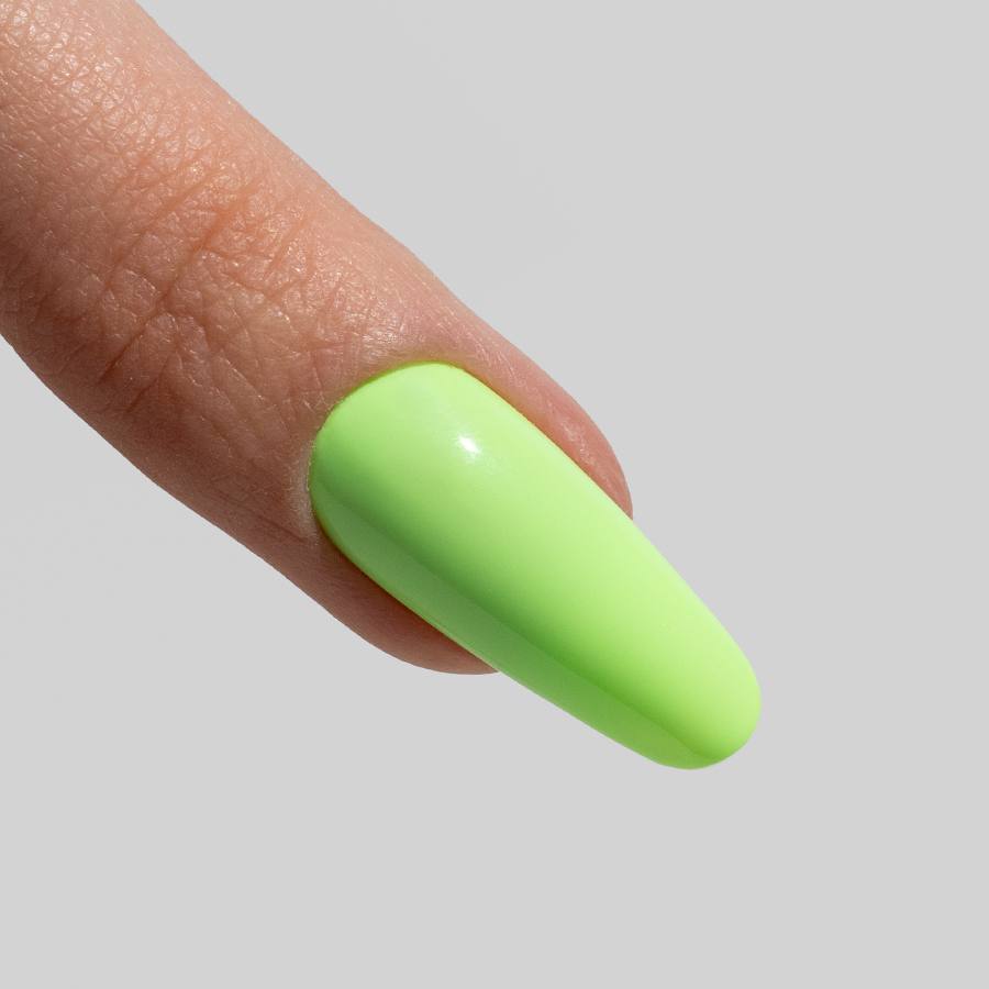 Esmalte Semipermanente 090 - Verde Ácido con acabado brillante, ideal para bases, gel o acrygel.