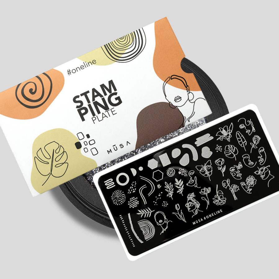Placa Stamping One Line de MŪSA NAILS SPAIN con diseños minimalistas y elegantes en arte de una sola línea