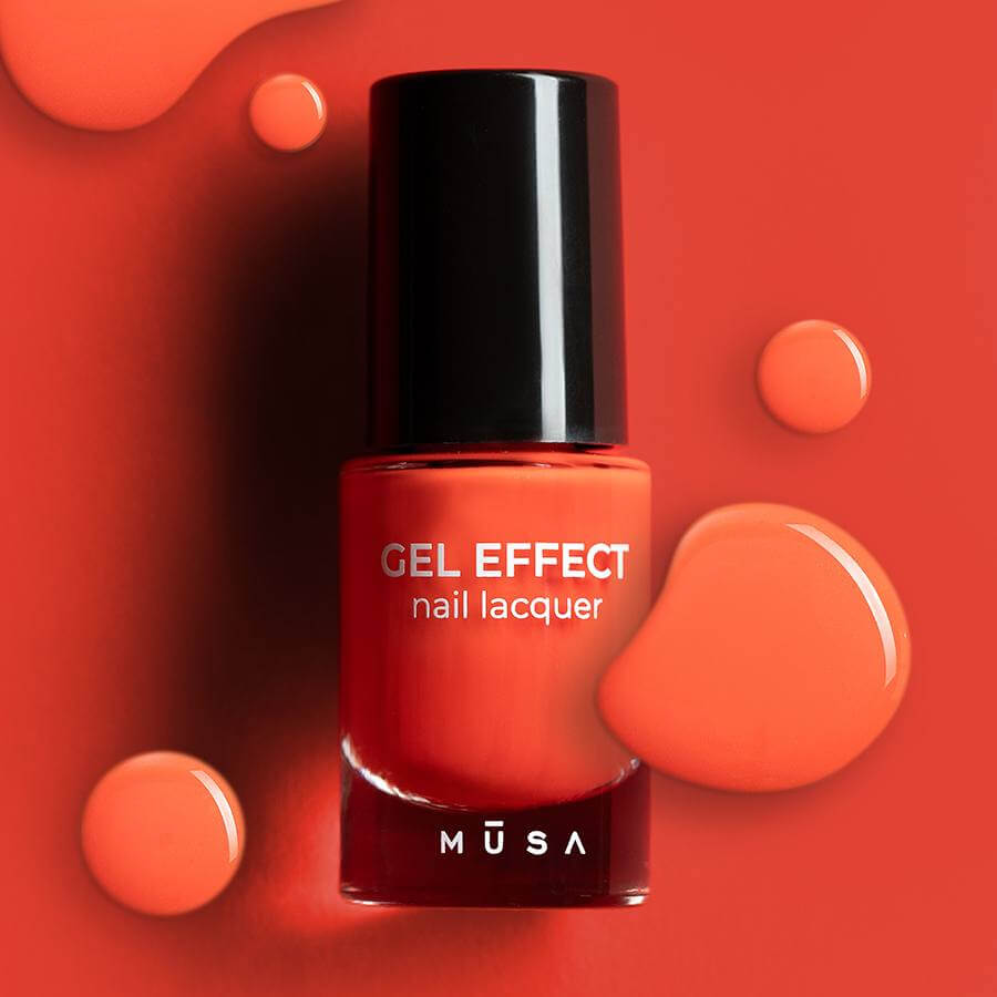 Esmalte Gel Effect 07 - Naranja de Musa Nails en botella de 8 ml, mostrando su vibrante y alegre color naranja.