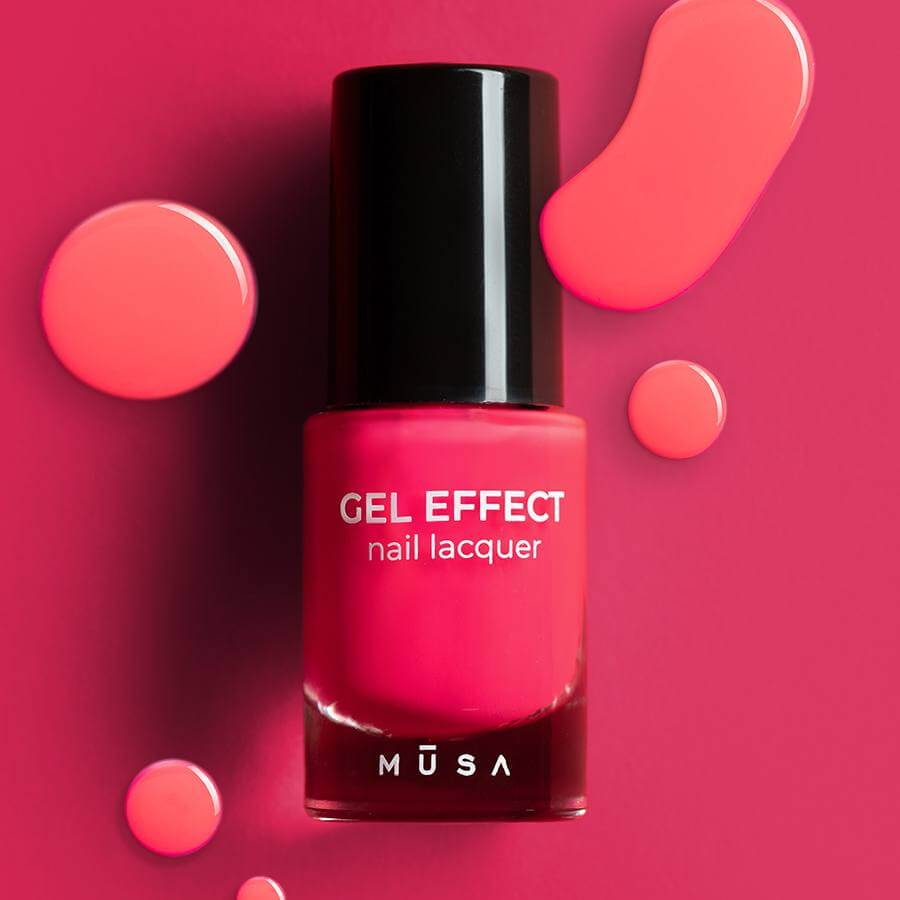 Esmalte Gel Effect 08 - Rosa Fluor de Musa Nails en botella de 8 ml, mostrando su vibrante y llamativo color rosa fluor.
