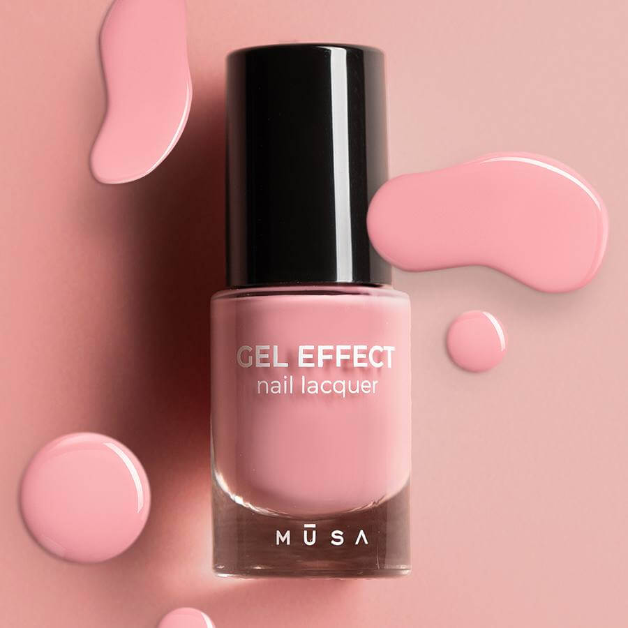 Esmalte Gel Effect 11 - Rosa Nude de Musa Nails en botella de 8 ml, mostrando su delicado y brillante color rosa nude.