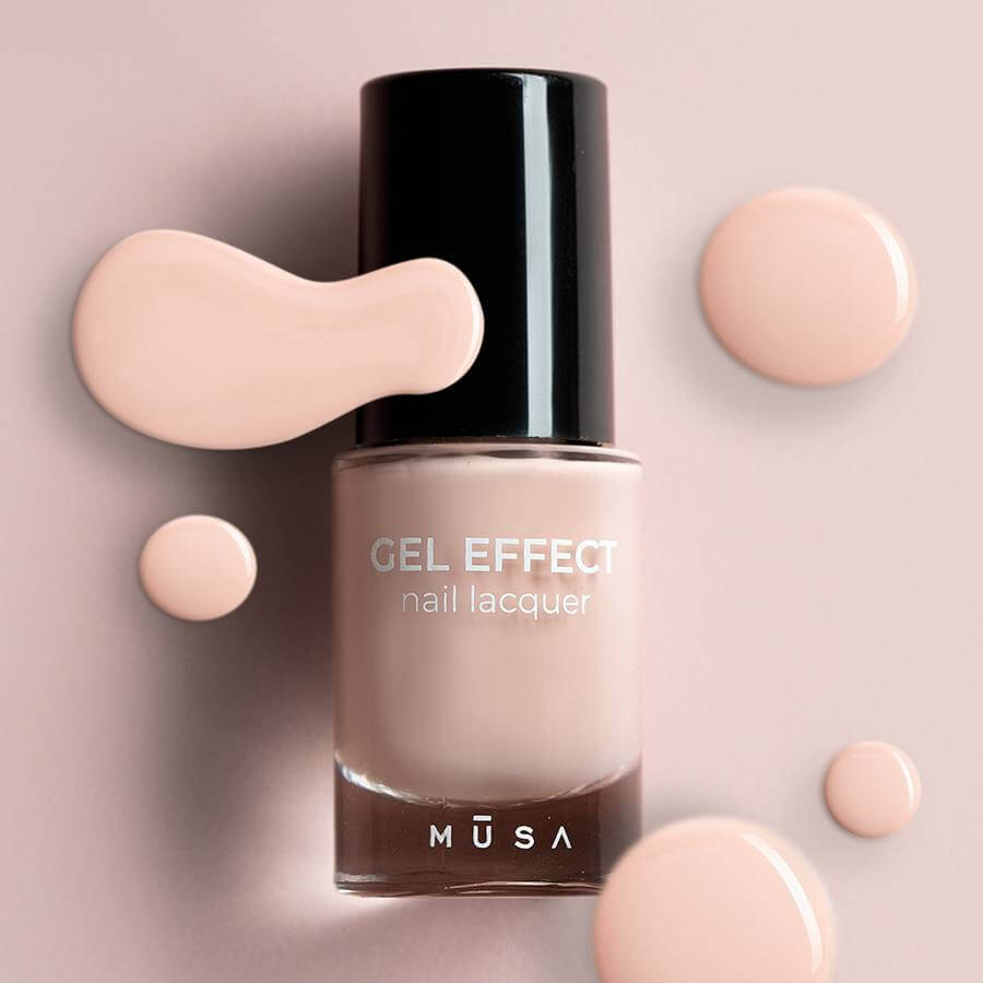 Esmalte Gel Effect 13 - Rosa Empolvado de Musa Nails en botella de 8 ml, mostrando su delicado color rosa empolvado.