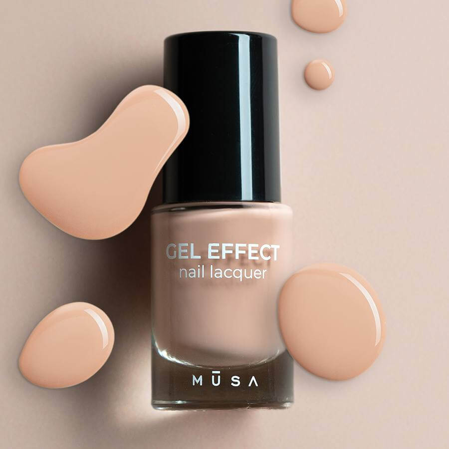 Esmalte Gel Effect 18 - Melocotón Rosado de Musa Nails en botella de 8 ml, mostrando su tono suave y cálido.
