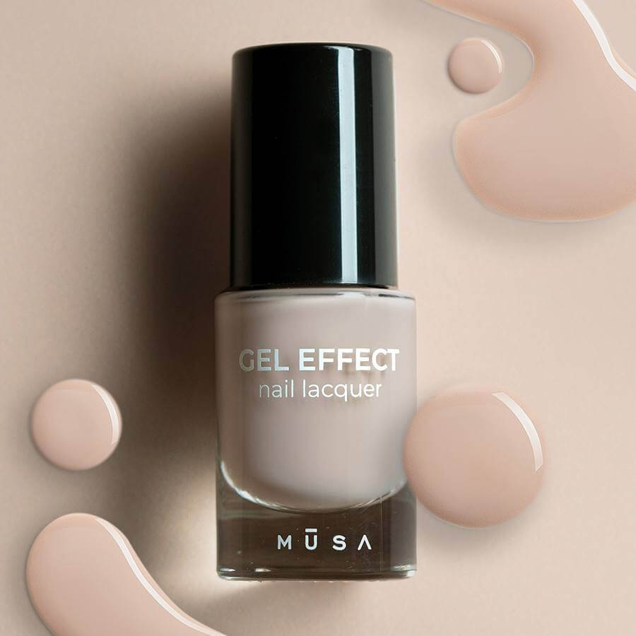 Esmalte Gel Effect 19 - Rosa Arena de Musa Nails en botella de 8 ml, mostrando su elegante tono rosa neutro.