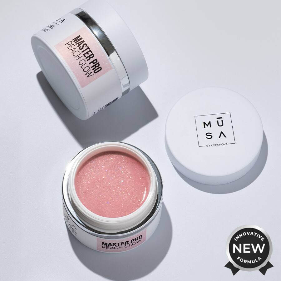 Gel Builder Master Pro Peach Glow con tono melocotón y microglitter para uñas resistentes y profesionales.