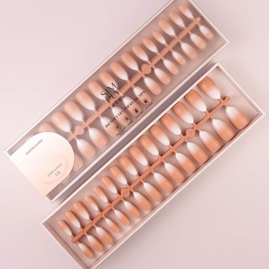 Tips Soft Gel Press On Baby Boomer Short Almond Nude - Simply Musa, diseño elegante y natural con efecto degradado.