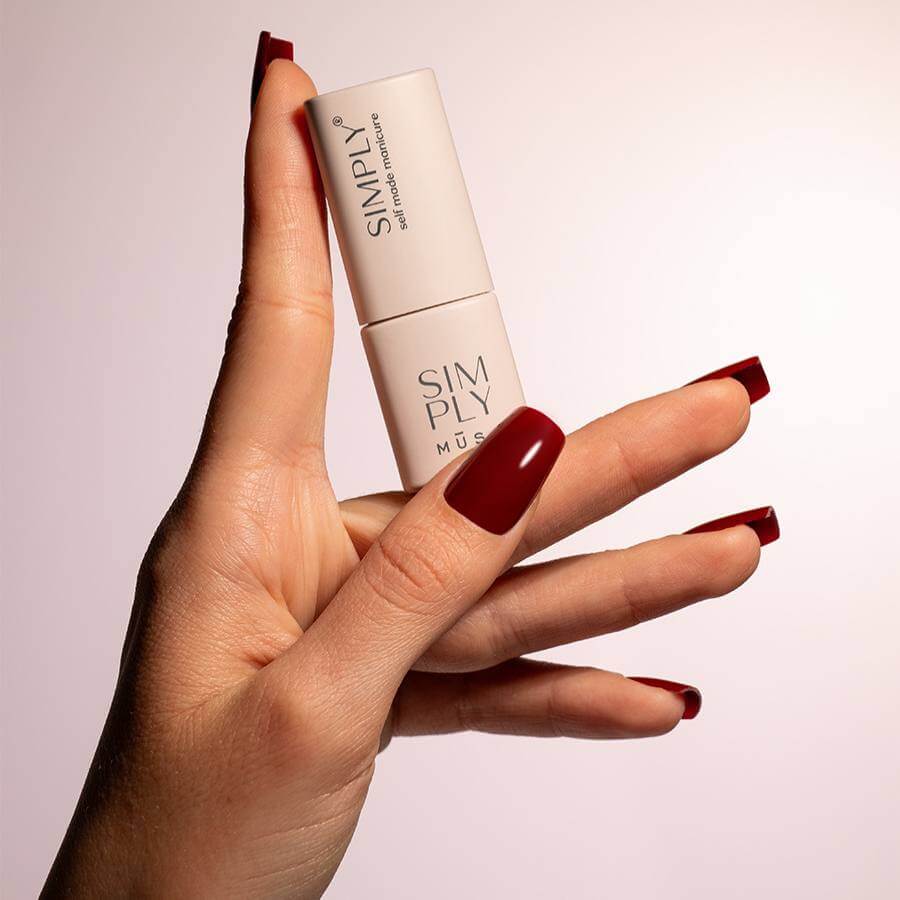 Gel semipermanente color burdeos sin HEMA Simply Musa SP020 de 8 ml