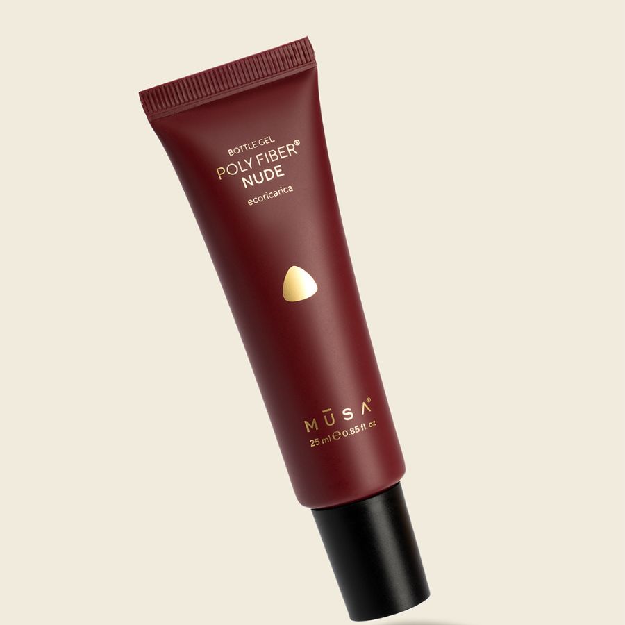 Botella de recarga Poly Fiber Gel Builder Nude en Botella, gel en botella profesional color nude reforzado con fibras poliméricas para uñas fuertes, naturales y duraderas.